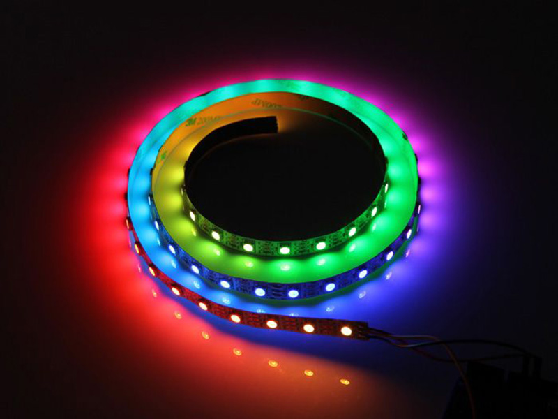  LED dây dán RGB có màu sắc rực rỡ